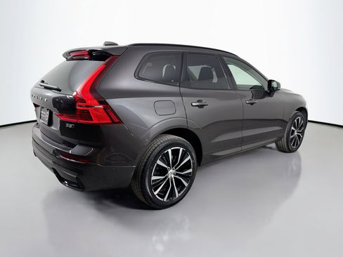 Certified 2025 Volvo XC60 B5 Plus image 6