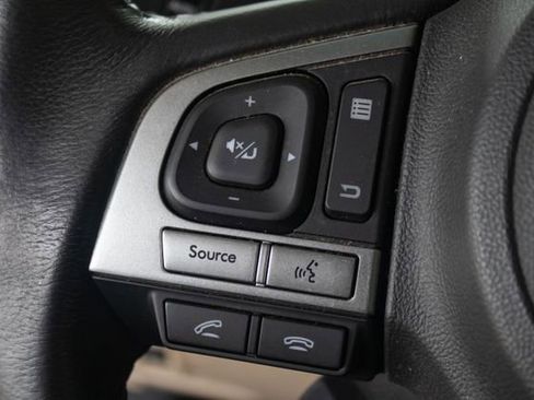 Used 2017 Subaru Outback 2.5i Premium image 12