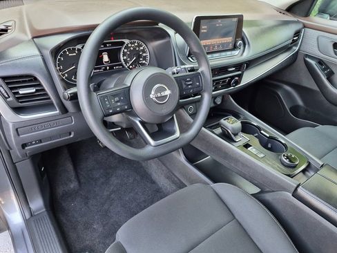 Used 2023 Nissan Rogue S AWD/4WD image 10