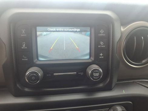 Used 2018 Jeep Wrangler Sport S image 21