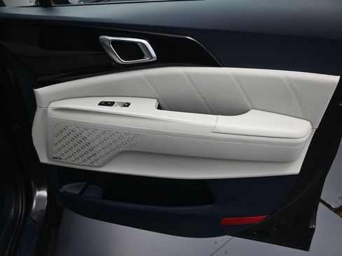 Certified 2026 Kia Carnival SX Prestige FWD image 37