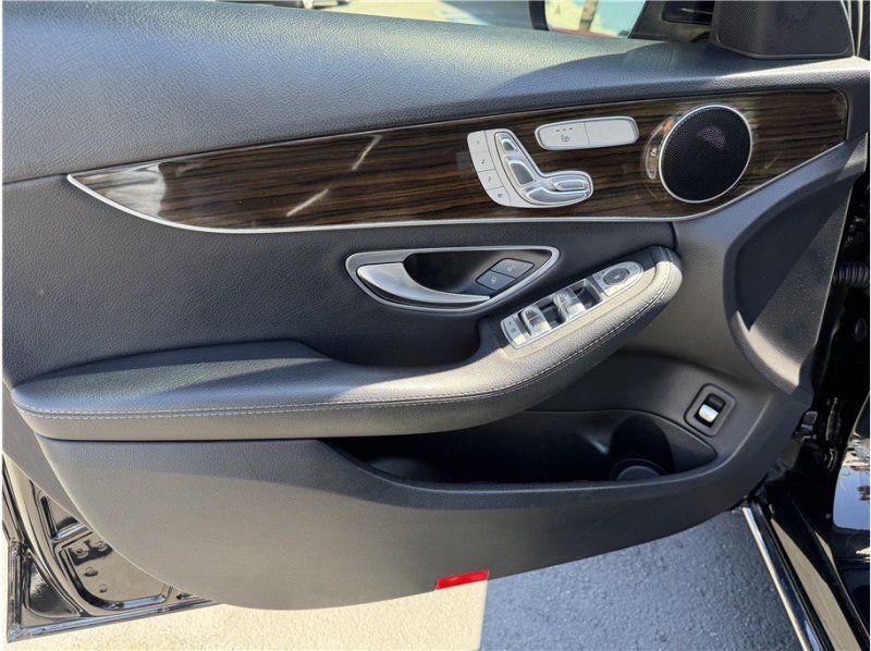 Used 2019 Mercedes-Benz C 300 Sedan image 12