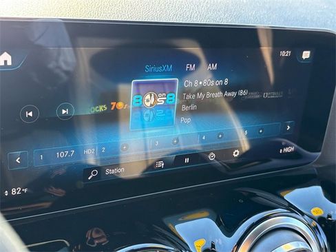 Used 2023 Mercedes-Benz GLA 250 w/ Premium Package image 28