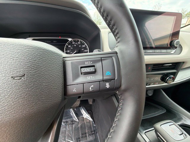 Used 2025 Nissan Rogue SV AWD/4WD image 30