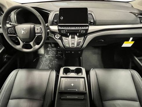 New 2026 Honda Odyssey Touring image 25