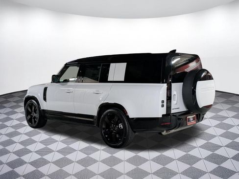 New 2026 Land Rover Defender 130 X-Dynamic SE AWD/4WD image 3