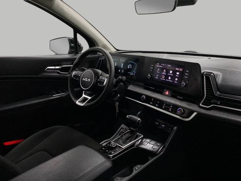Used 2025 Kia Sportage LX image 19