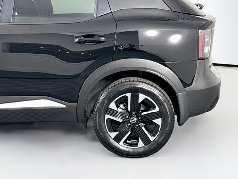 Used 2025 Nissan Kicks SV AWD/4WD image 42
