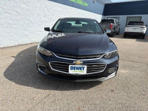 Used 2016 Chevrolet Malibu LT w/ Leather Package FWD image 8