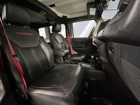 Used 2017 Jeep Wrangler Unlimited Rubicon AWD/4WD image 14