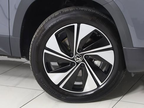 Used 2023 Volkswagen Taos SE image 14