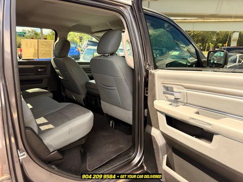 Used 2019 RAM 1500 Big Horn RWD image 32