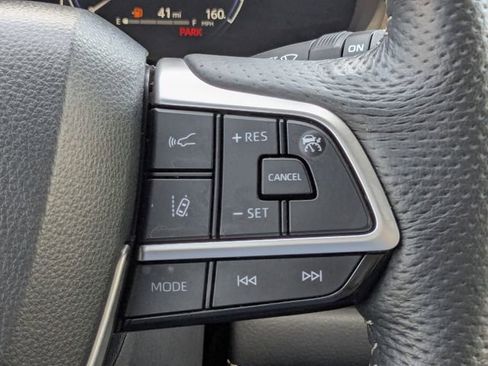 Used 2025 Toyota Sienna Platinum FWD image 43