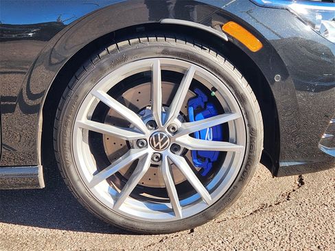 Used 2024 Volkswagen Golf R image 28