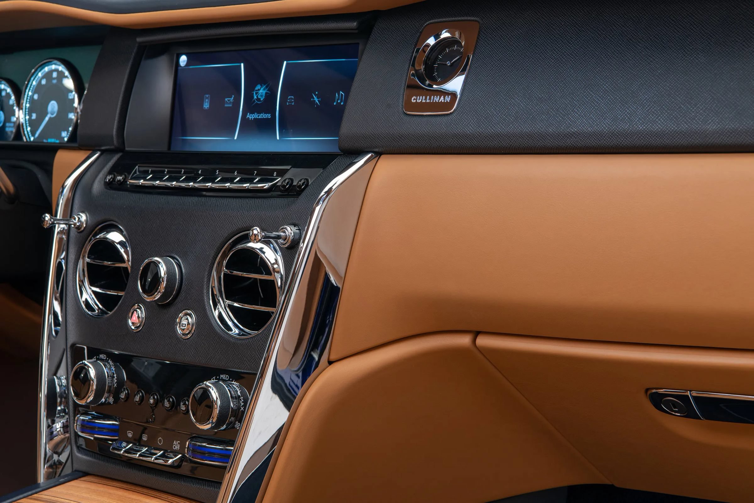 Used 2019 Rolls-Royce Cullinan AWD/4WD image 13