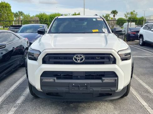Used 2025 Toyota 4Runner SR5 AWD/4WD image 2