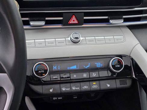 Certified 2024 Hyundai Elantra Limited image 32