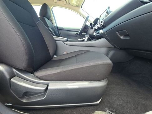Used 2025 Nissan Sentra S image 14