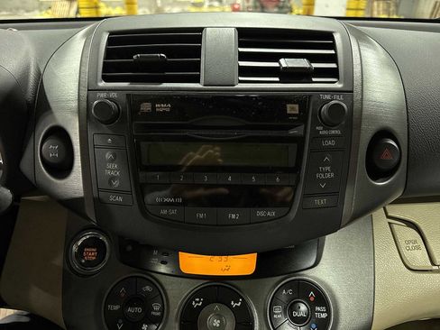 Used 2009 Toyota RAV4 Limited image 19