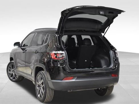 New 2026 Jeep Compass Limited image 28