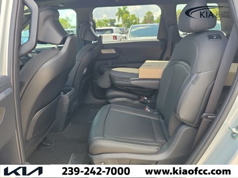 New 2027 Kia Telluride S w/ Towing Package FWD image 12