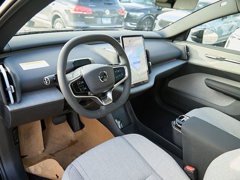 New 2025 Volvo EX30 Ultra w/ Protection Package Premier image 11