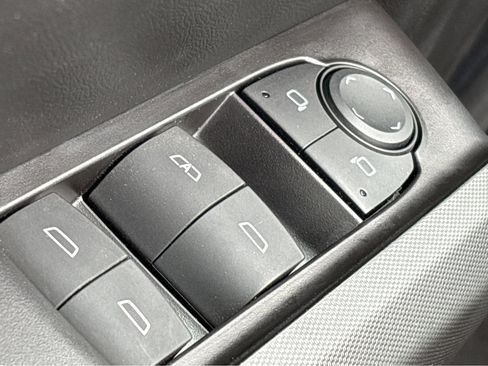 Used 2023 Chevrolet Colorado LT w/ LT Convenience Package II image 17