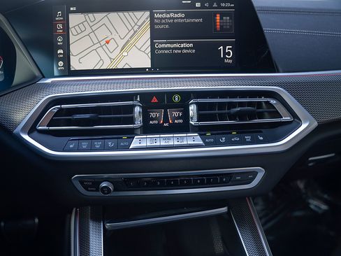 Used 2021 BMW X5 xDrive40i w/ M Sport Package AWD/4WD image 13