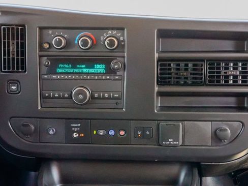 New 2026 GMC Savana 3500 LT w/ LT Preferred Equipment Group RWD image 14
