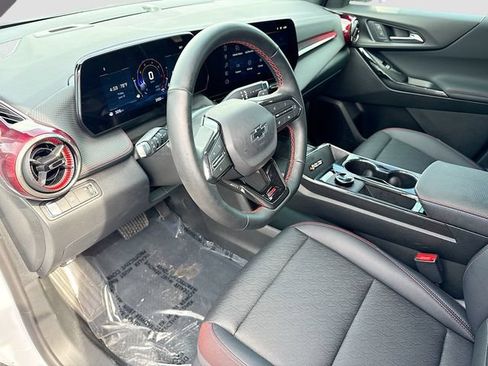 Used 2026 Chevrolet Equinox RS FWD image 26