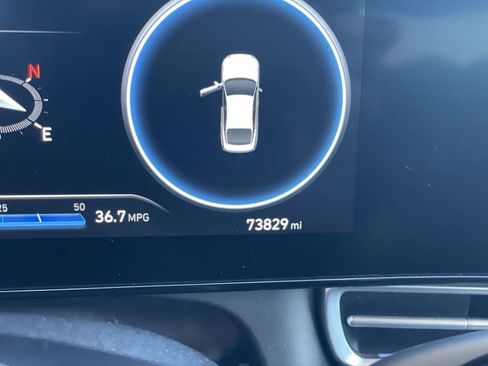 Used 2023 Hyundai Elantra Limited w/ Preferred Accessory Package image 12