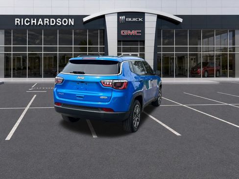 Used 2022 Jeep Compass Latitude AWD/4WD image 5