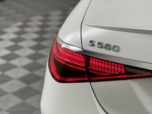Used 2024 Mercedes-Benz S 580 4MATIC Sedan image 13