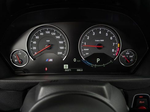 Used 2020 BMW M4 Convertible w/ Competition Package image 17