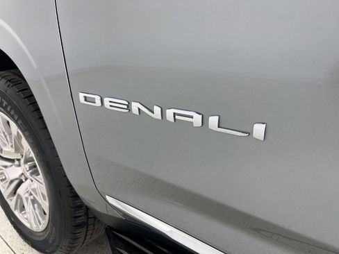 Used 2025 GMC Yukon Denali AWD/4WD image 30