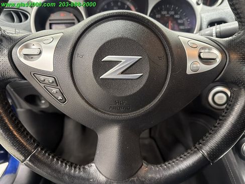 Used 2016 Nissan 370Z Coupe RWD image 16