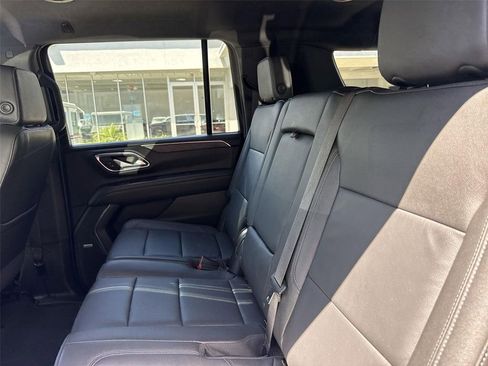 Used 2024 Chevrolet Suburban LT RWD image 23