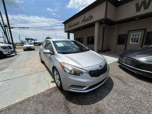 Used 2016 Kia Forte LX FWD image 4