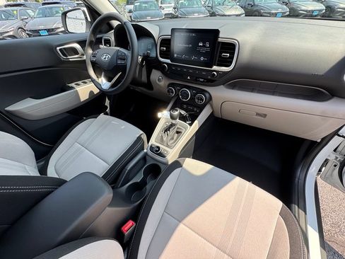 Used 2026 Hyundai Venue SEL FWD image 27