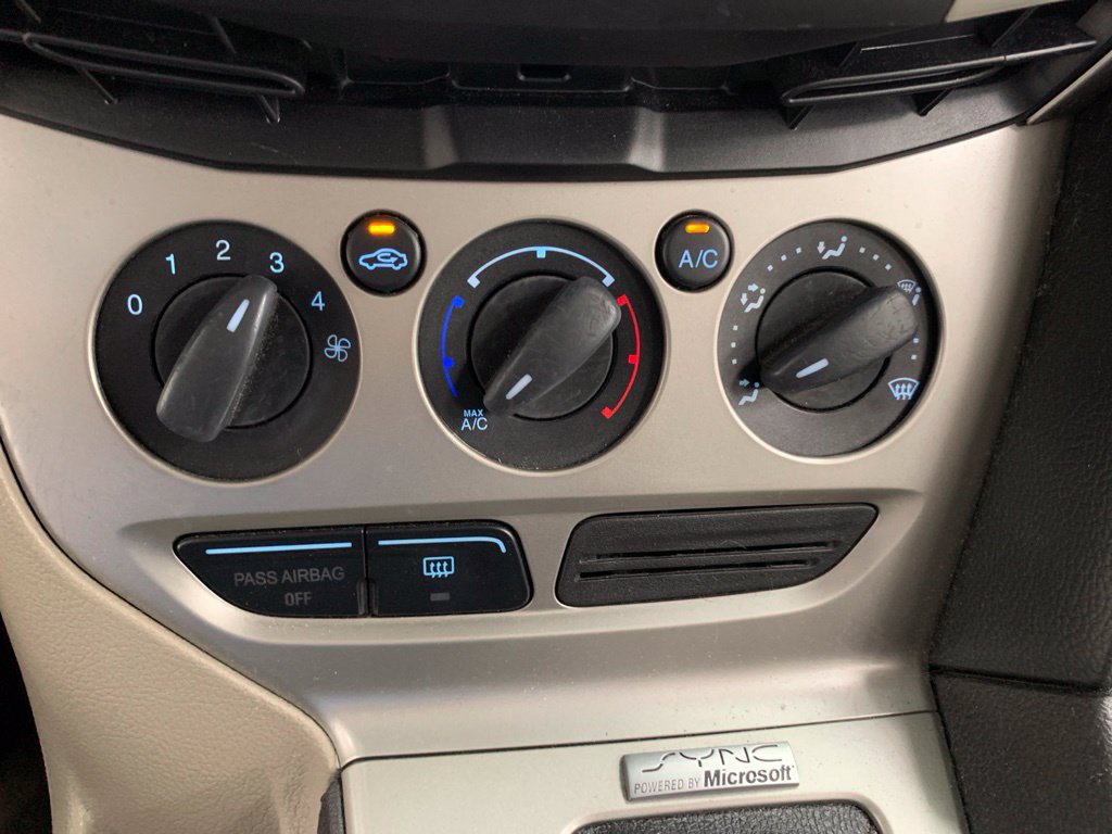 Used 2013 Ford Focus SE FWD image 21