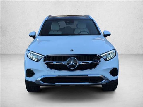 Used 2024 Mercedes-Benz GLC 300 4MATIC image 2
