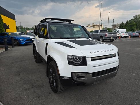 Used 2024 Land Rover Defender 90 X-Dynamic SE AWD/4WD image 4