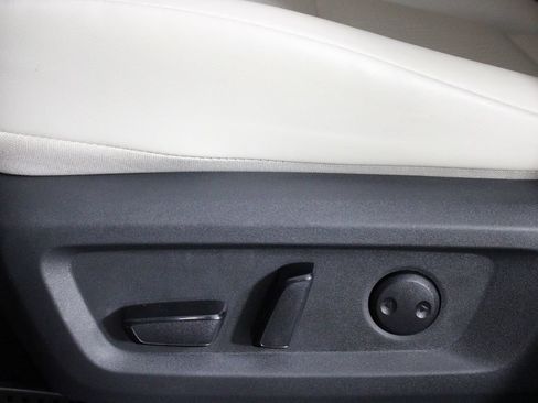 Used 2023 Nissan Rogue SV w/ SV Premium B Package FWD image 23