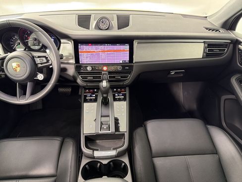 Certified 2026 Porsche Macan AWD/4WD image 28
