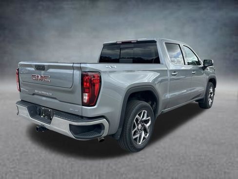 Used 2023 GMC Sierra 1500 SLE w/ Preferred Package AWD/4WD image 5