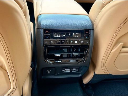 New 2025 Jeep Grand Cherokee Summit image 33