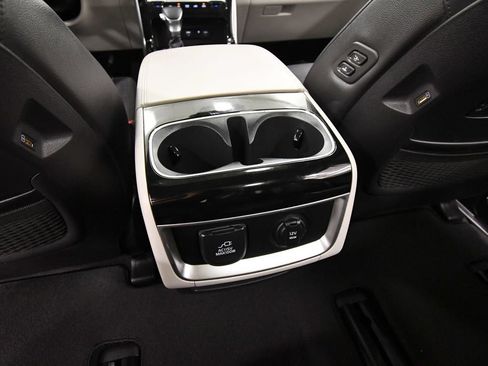 Certified 2024 Kia Carnival SX Prestige FWD image 17