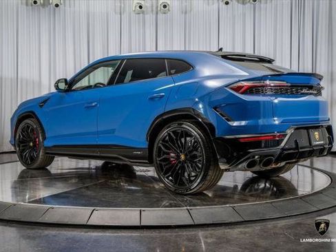 Used 2025 Lamborghini Urus SE AWD/4WD image 22