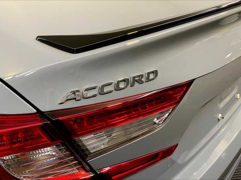 Used 2022 Honda Accord Sport image 9