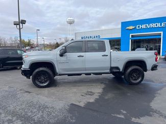 Used 2024 Chevrolet Silverado 2500 ZR2 w/ Technology Package video 2